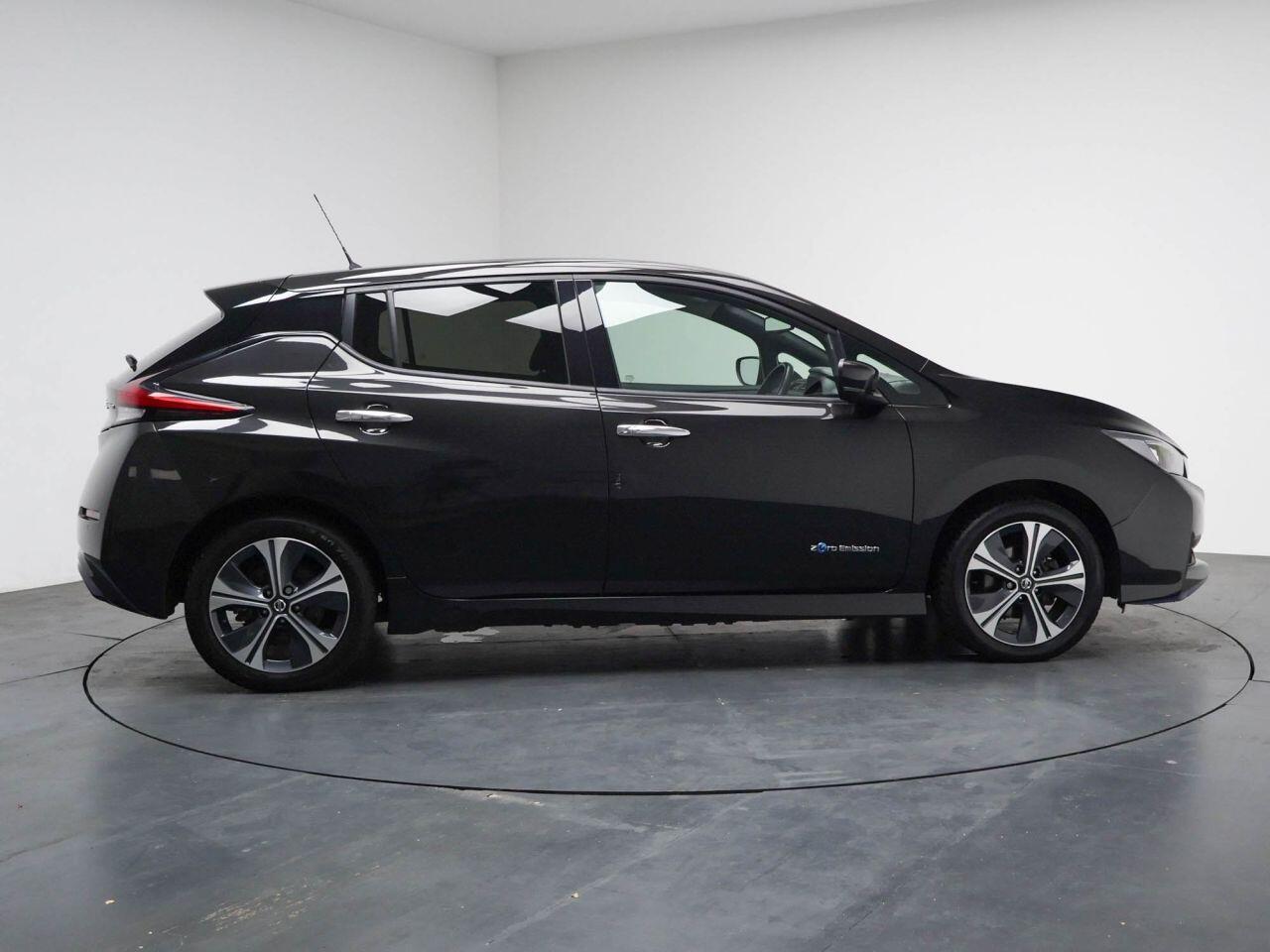 Nissan Leaf - Image 12