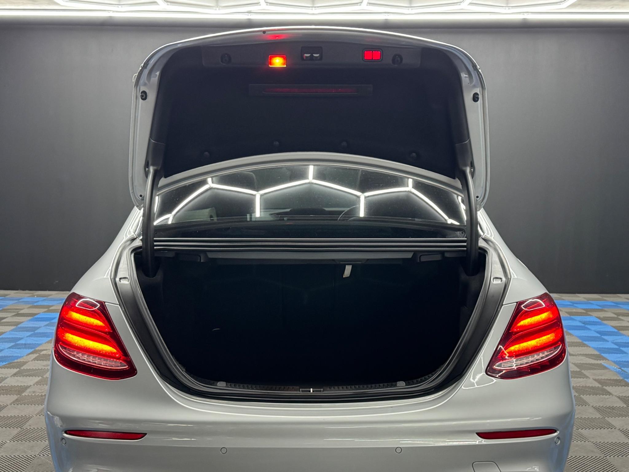 Mercedes E Class - Image 42