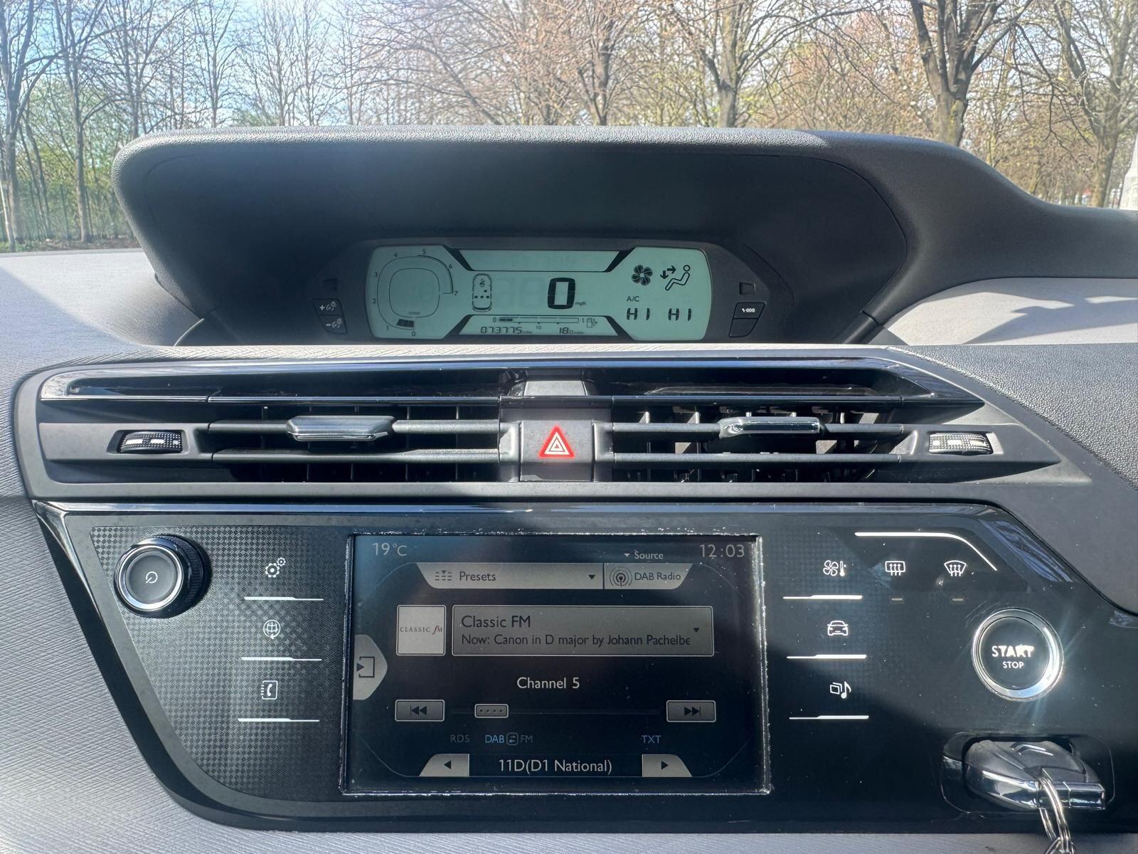 Citroen C4 Picasso - Image 41