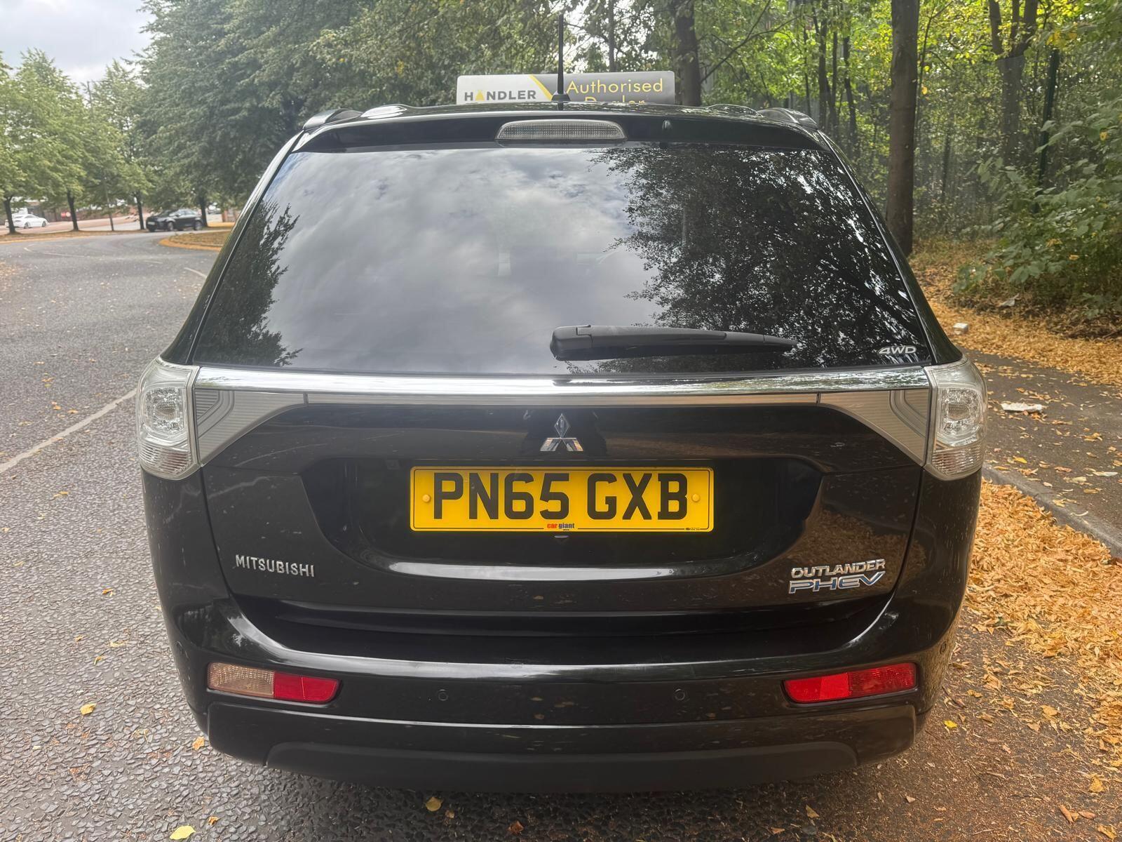 Mitsubishi Outlander - Image 10
