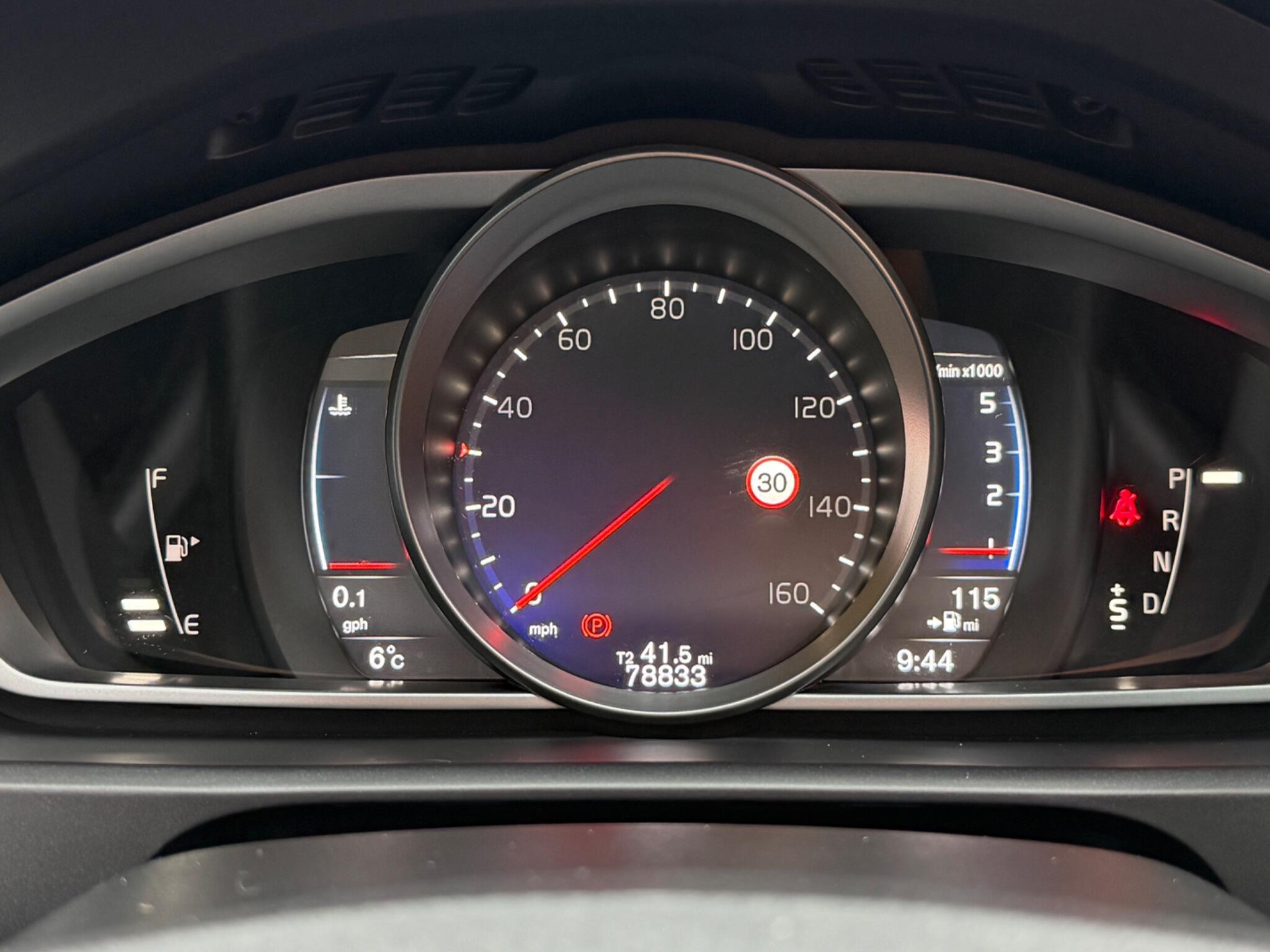 Volvo V40 - Image 24