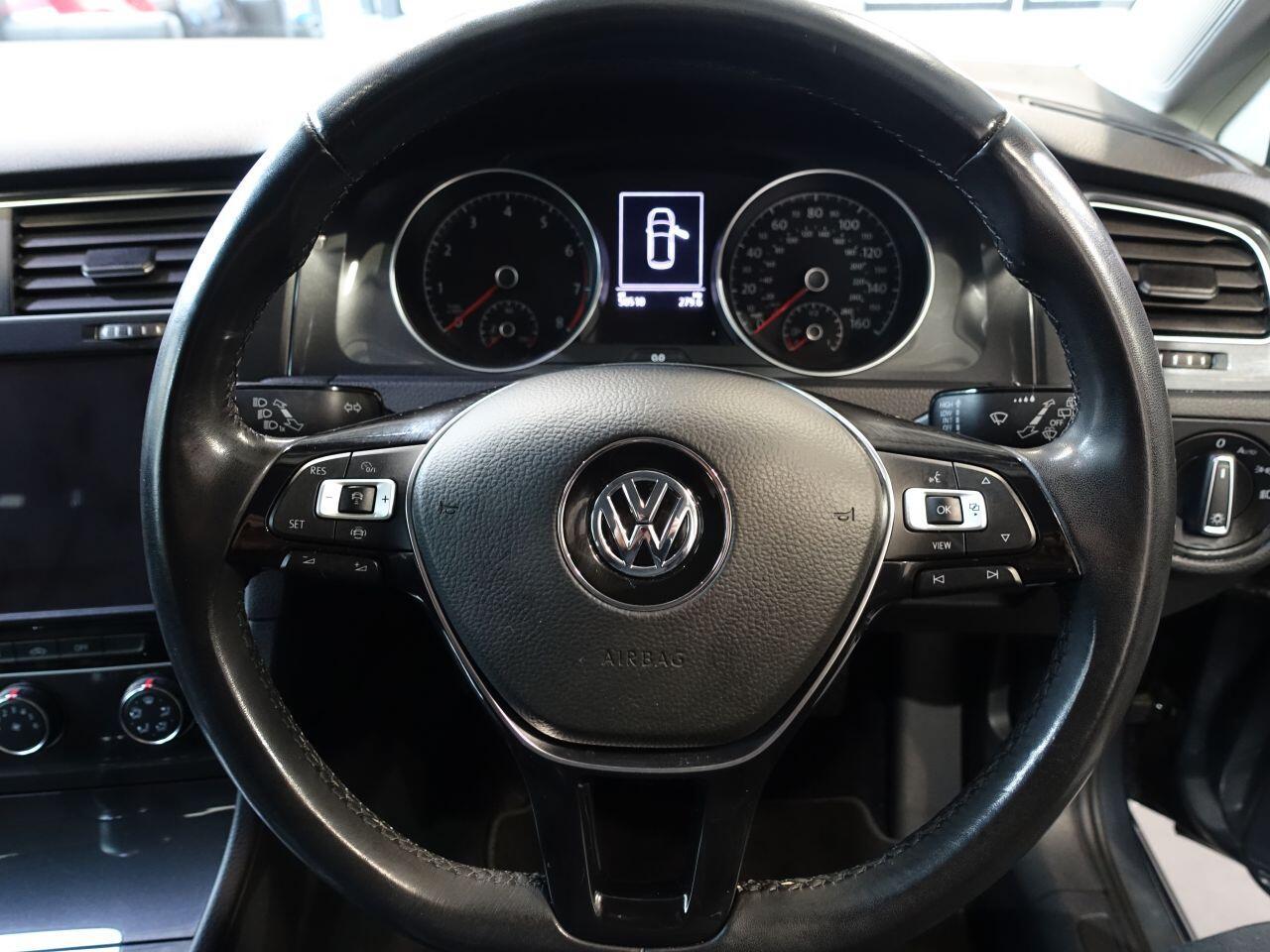 Volkswagen Golf - Image 18