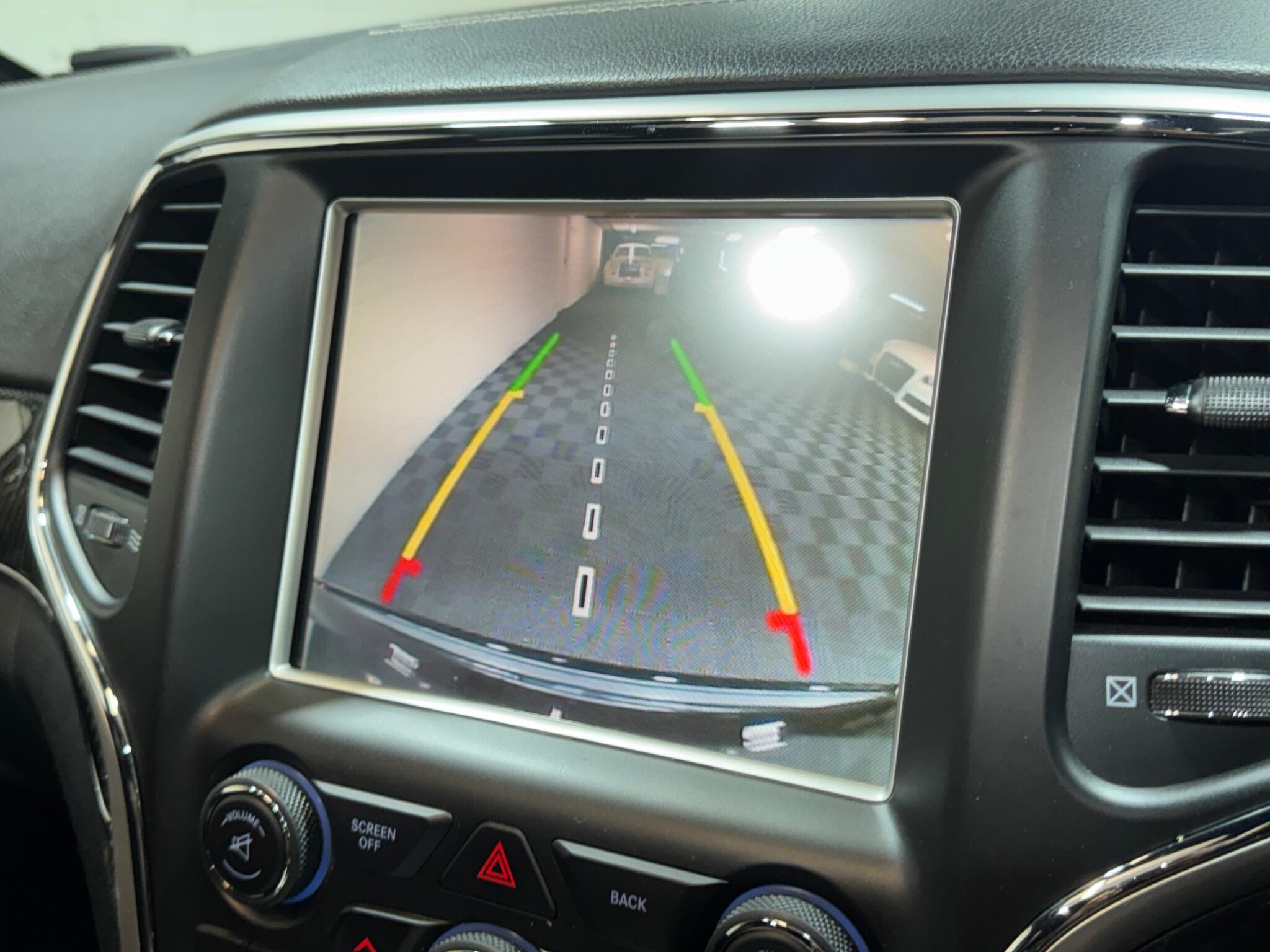 Jeep Grand Cherokee - Image 17