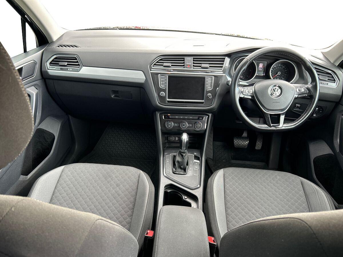 Volkswagen Tiguan - Image 18