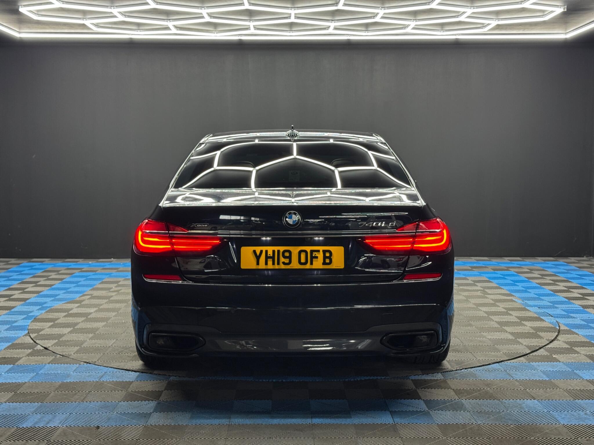 BMW 7 Series - Image 6
