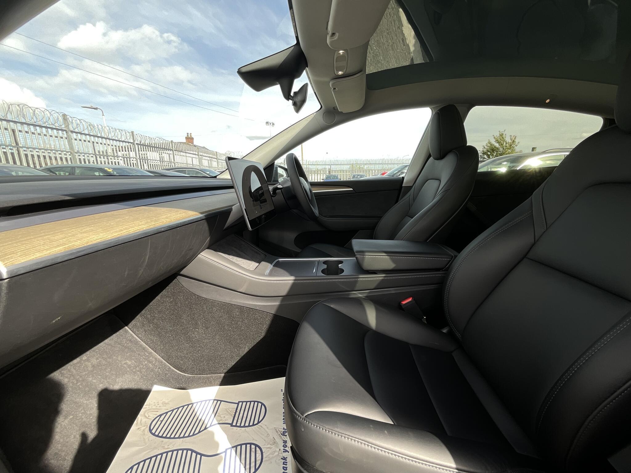 Tesla Model Y - Image 19