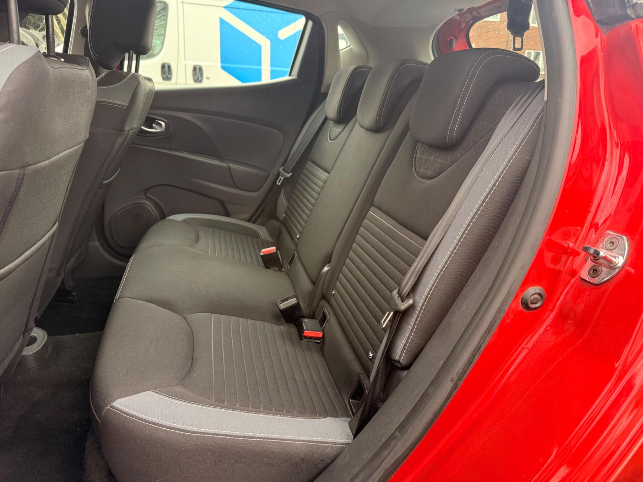 Renault Clio - Image 35