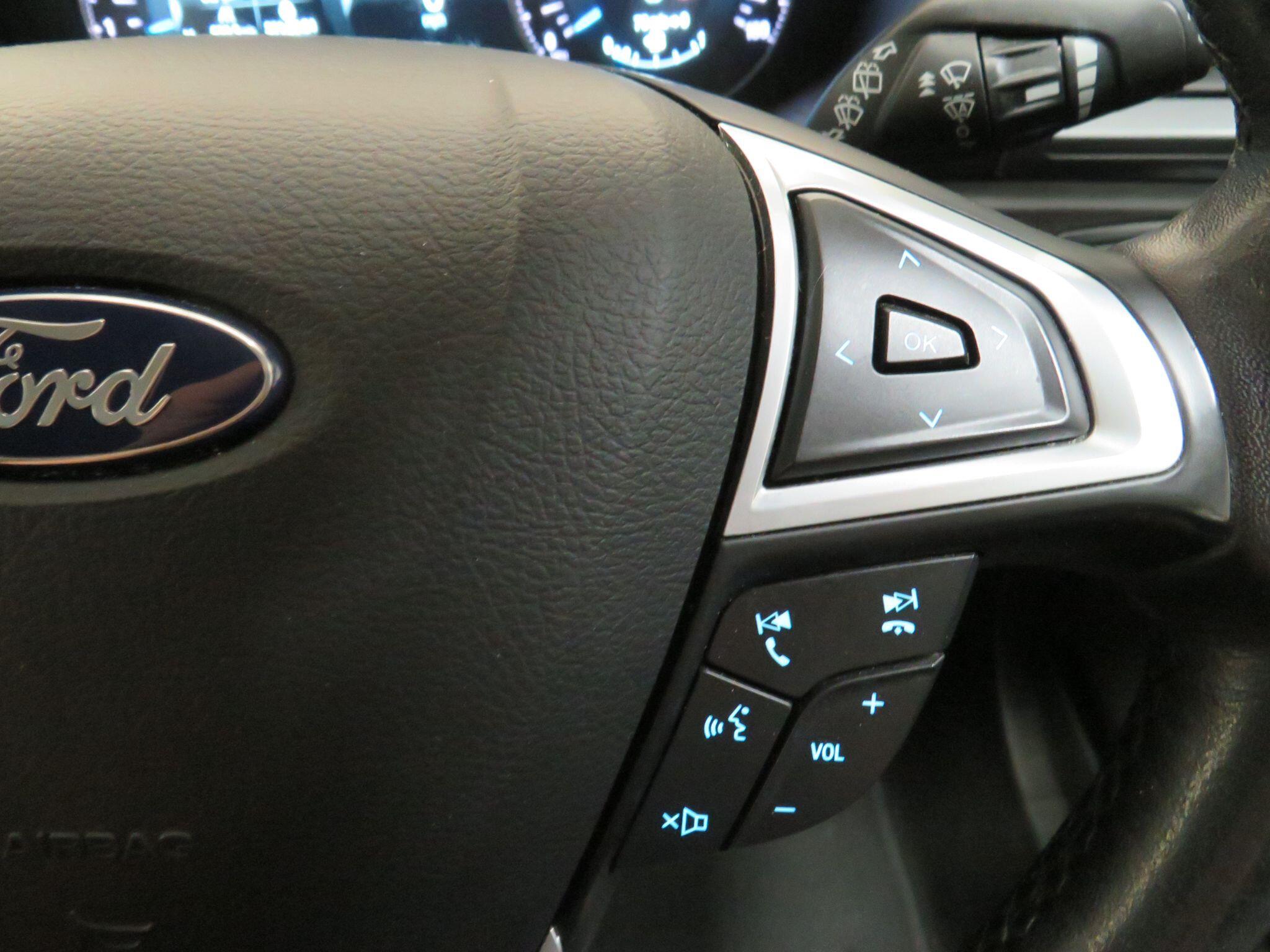 Ford Mondeo - Image 16