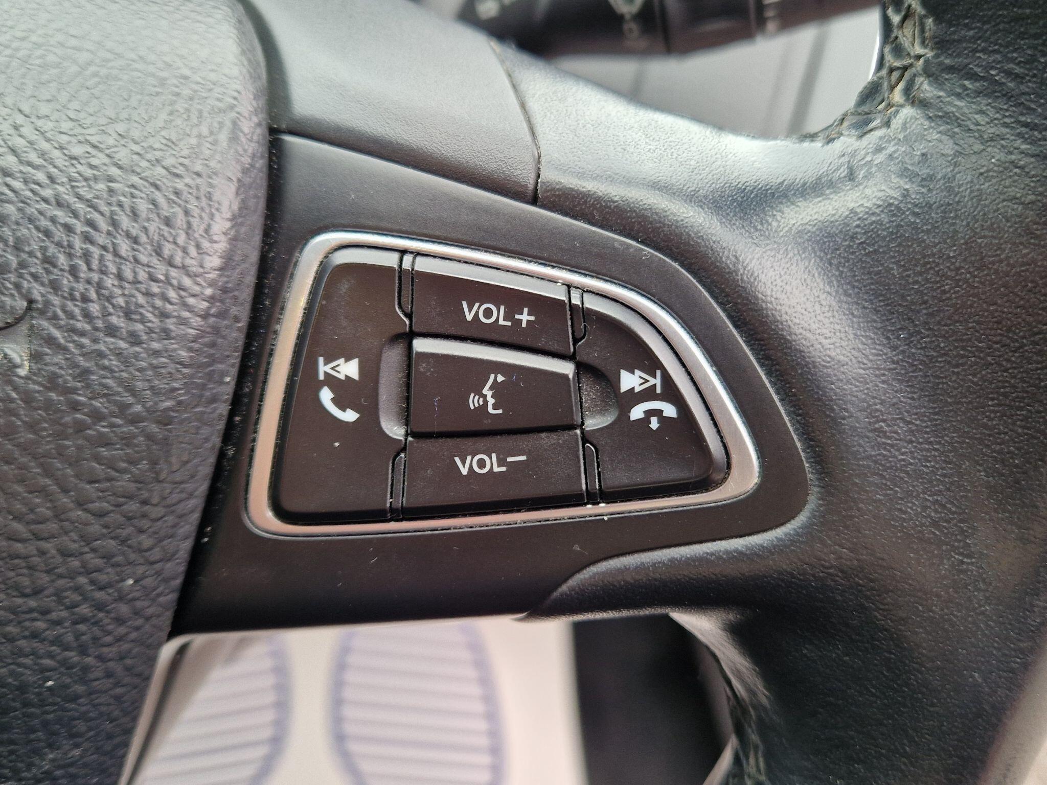 Ford Focus - Image 50