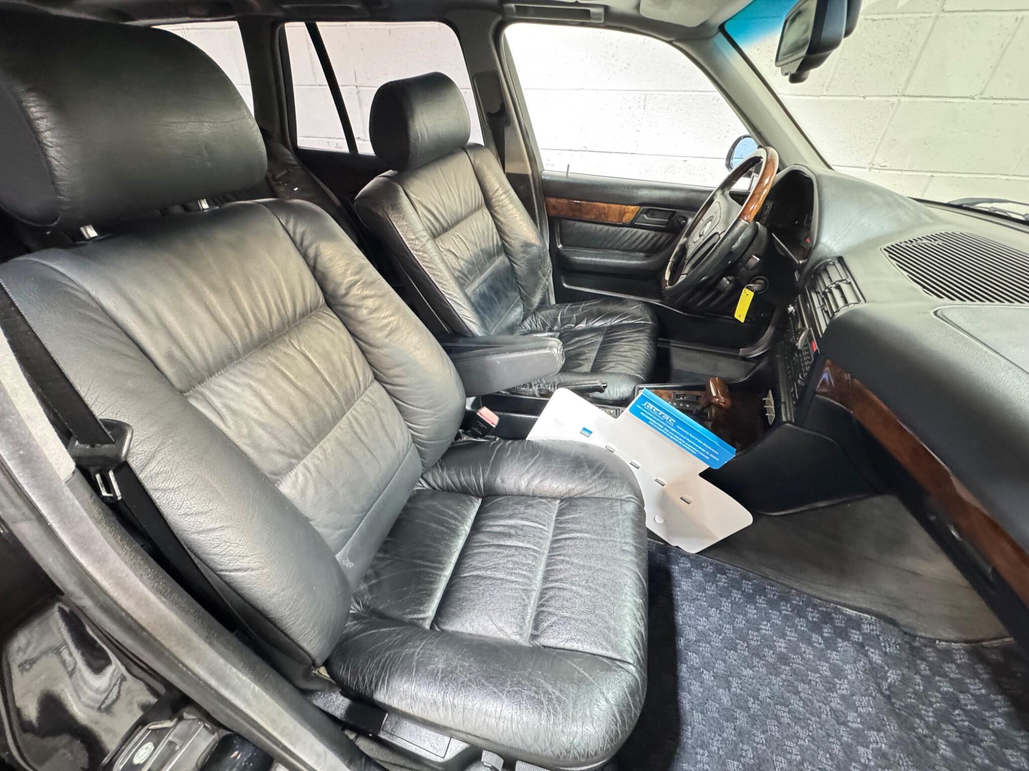 BMW 5 Series - Image 9