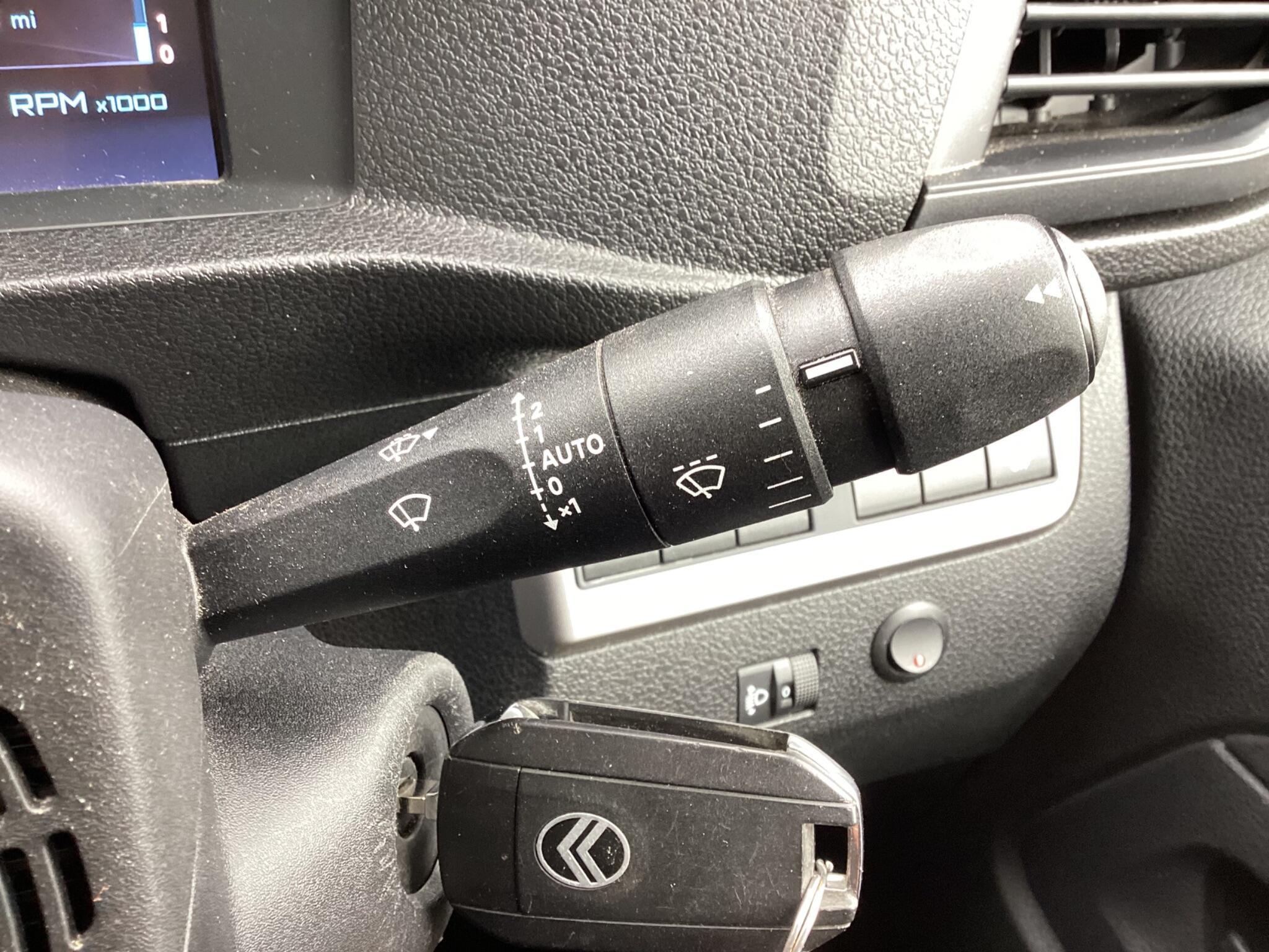 Citroen Dispatch - Image 20