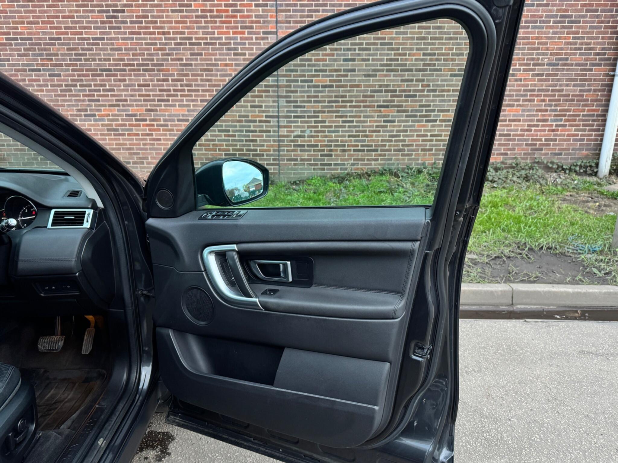 Land Rover DISCOVERY SPORT - Image 17