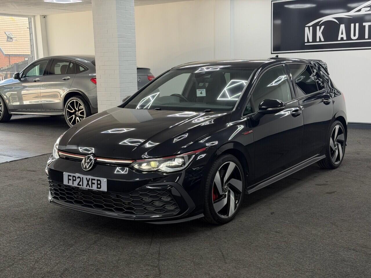 Volkswagen Golf - Image 8