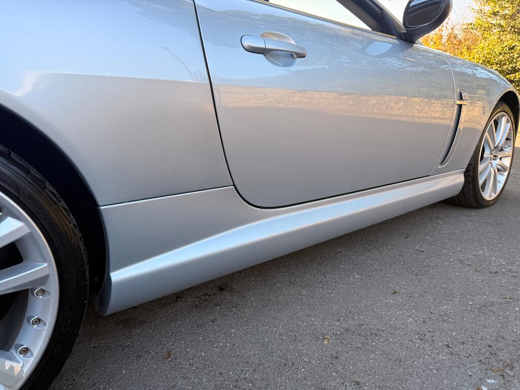Jaguar XK - Image 18