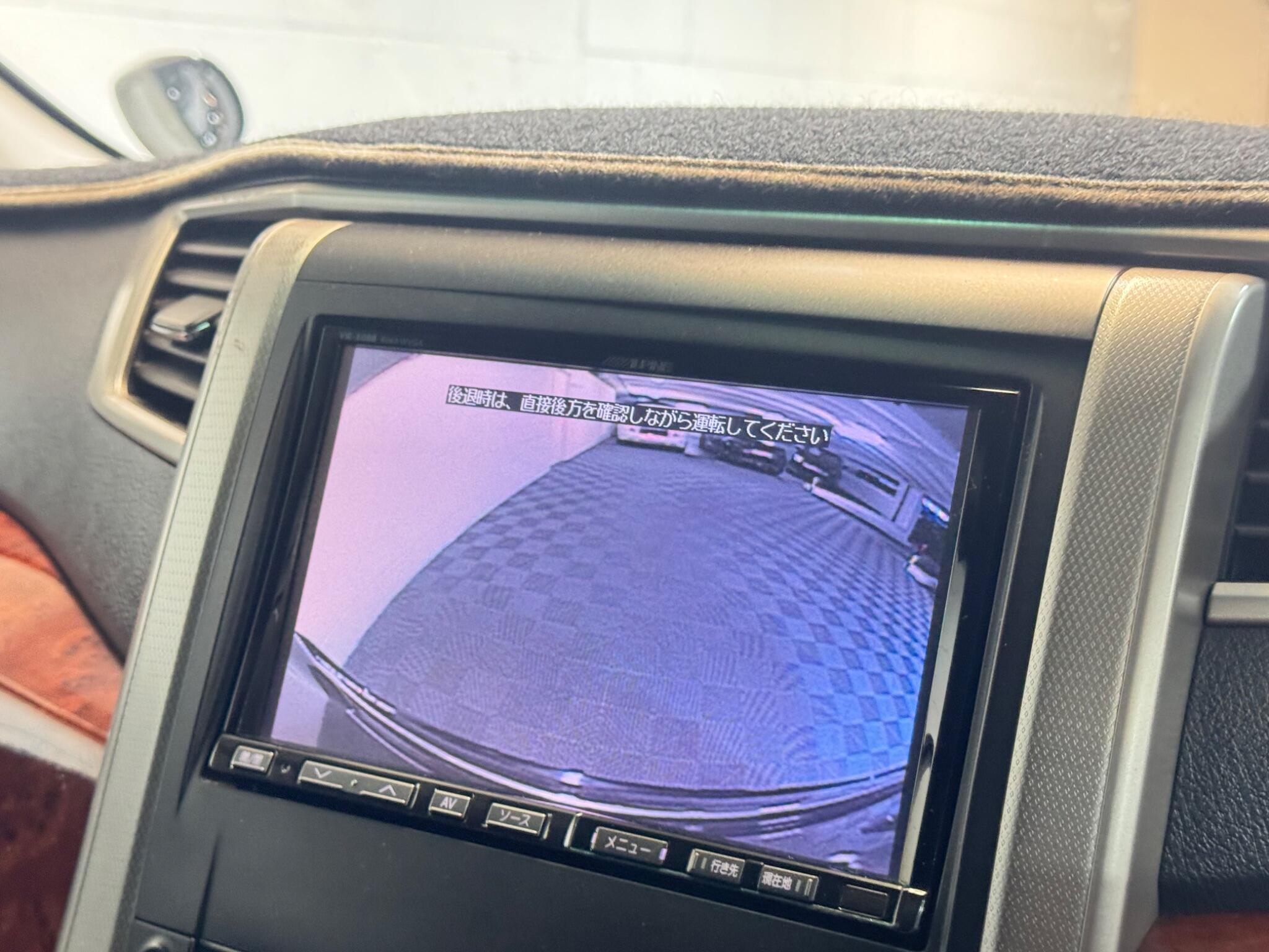 Toyota Vellfire - Image 16