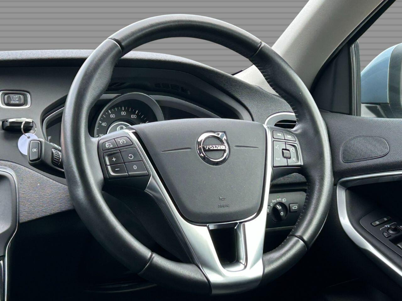Volvo V40 - Image 18