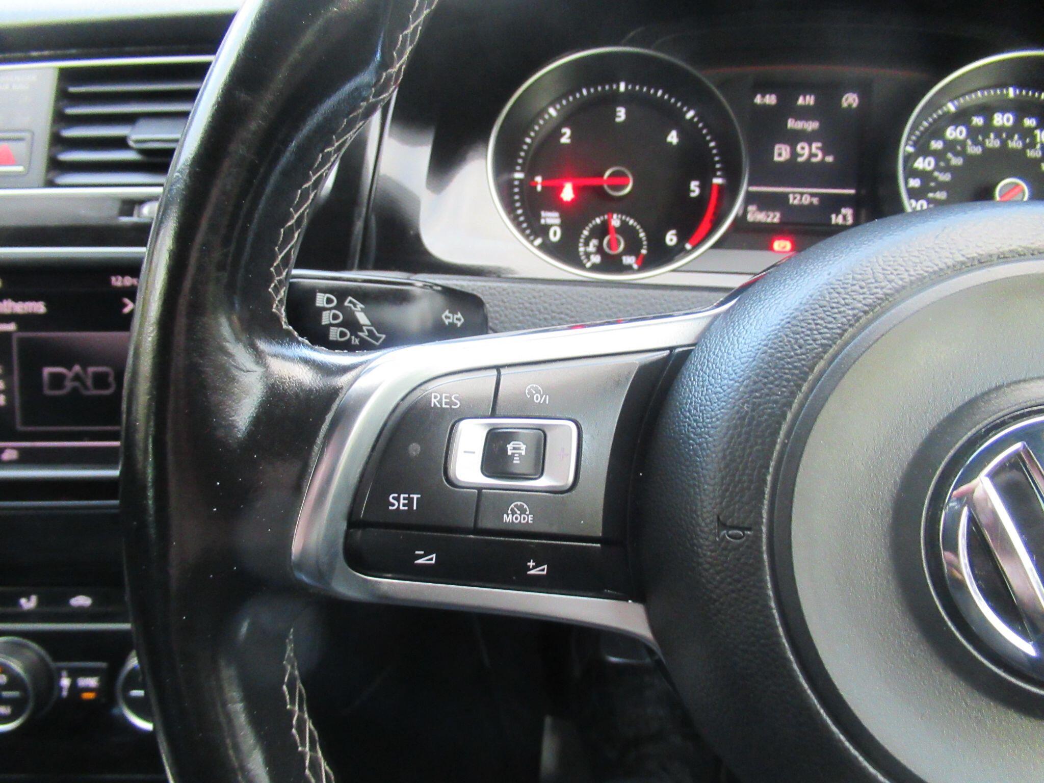Volkswagen Golf - Image 19