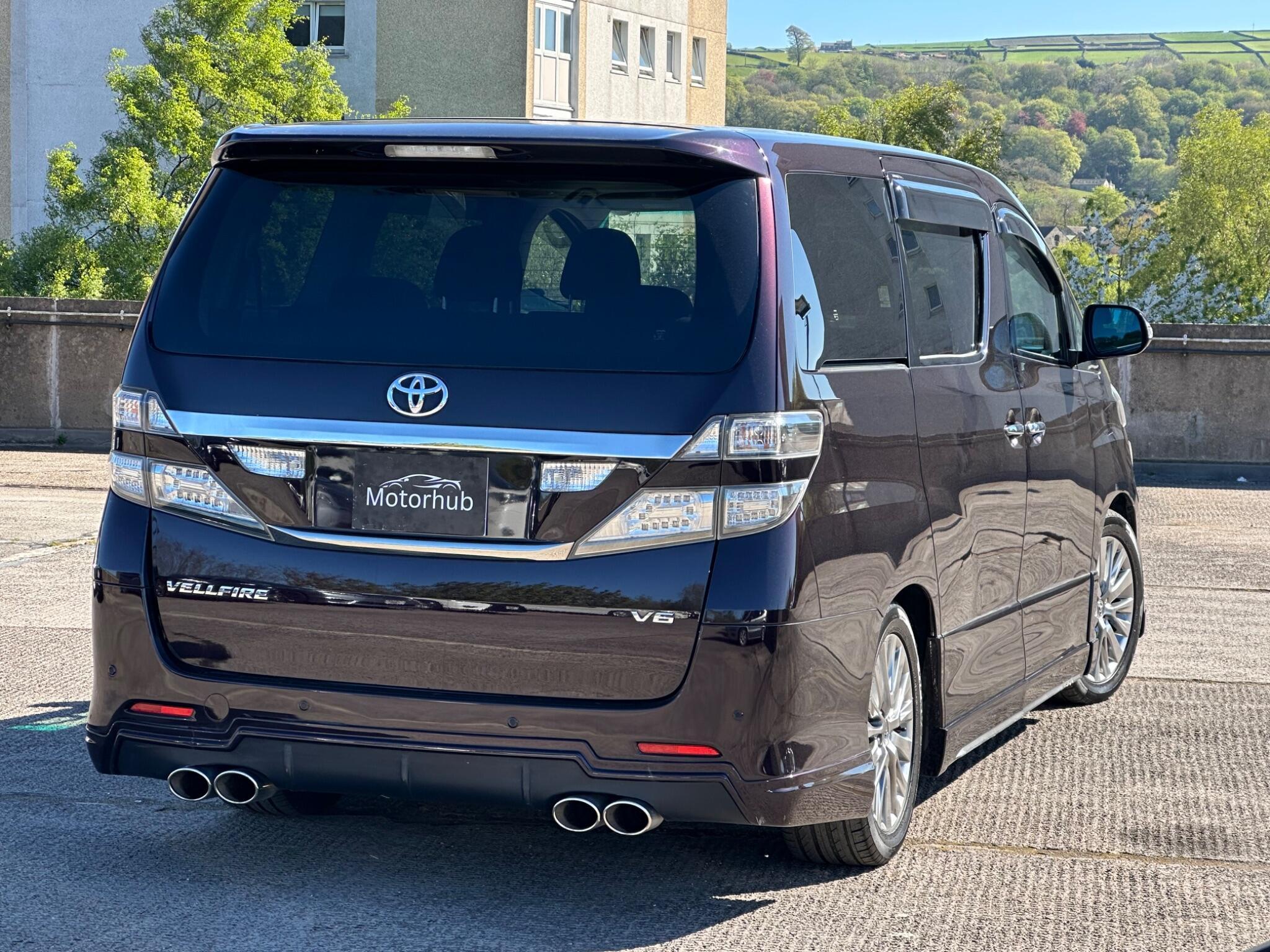 Toyota Vellfire - Image 22