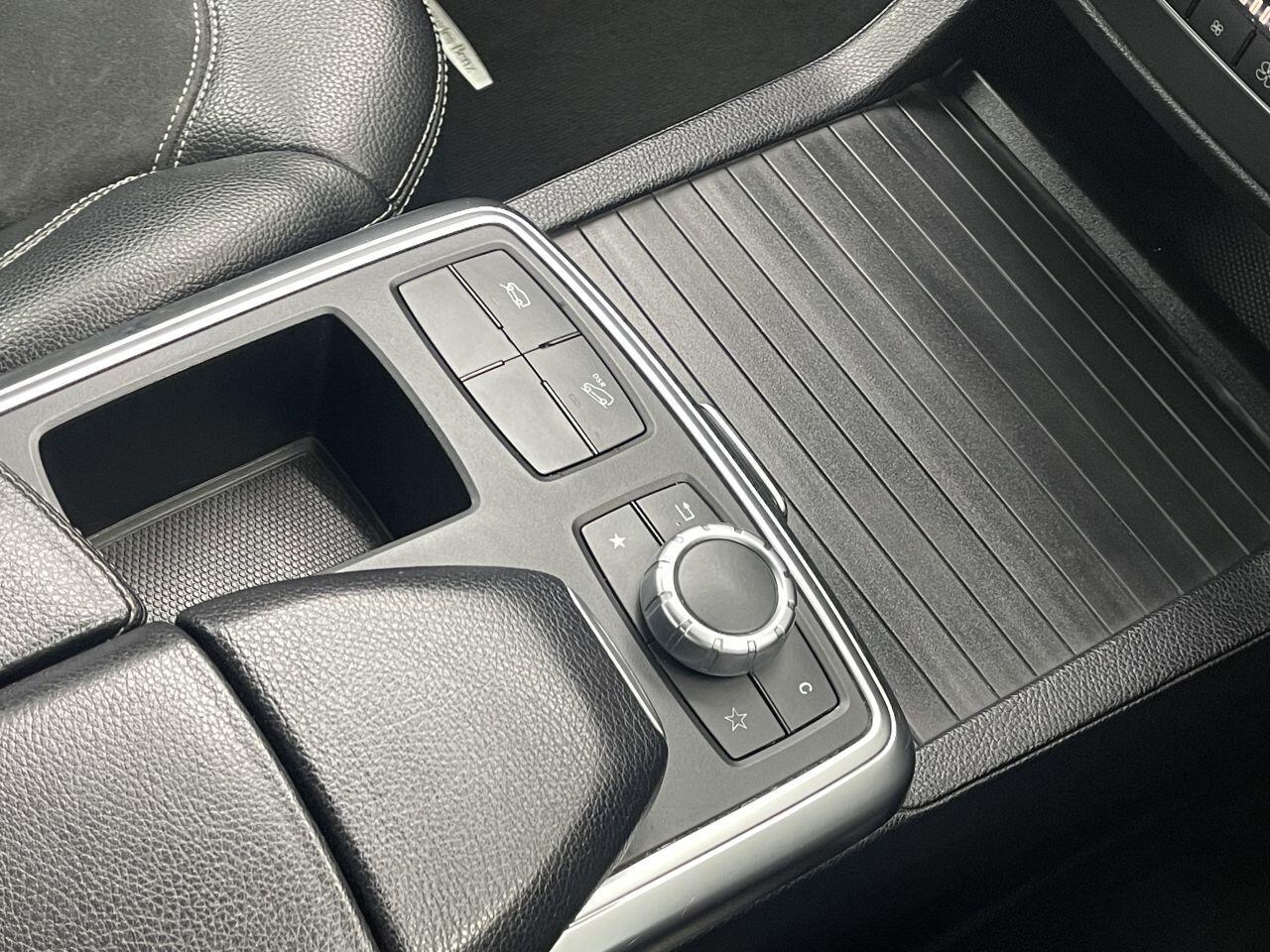 Mercedes M-Class - Image 38