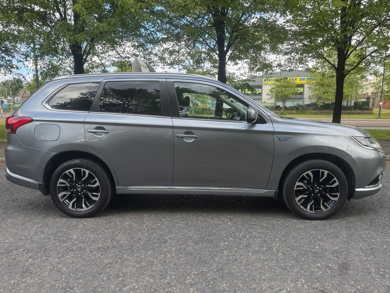 Mitsubishi Outlander - Image 11