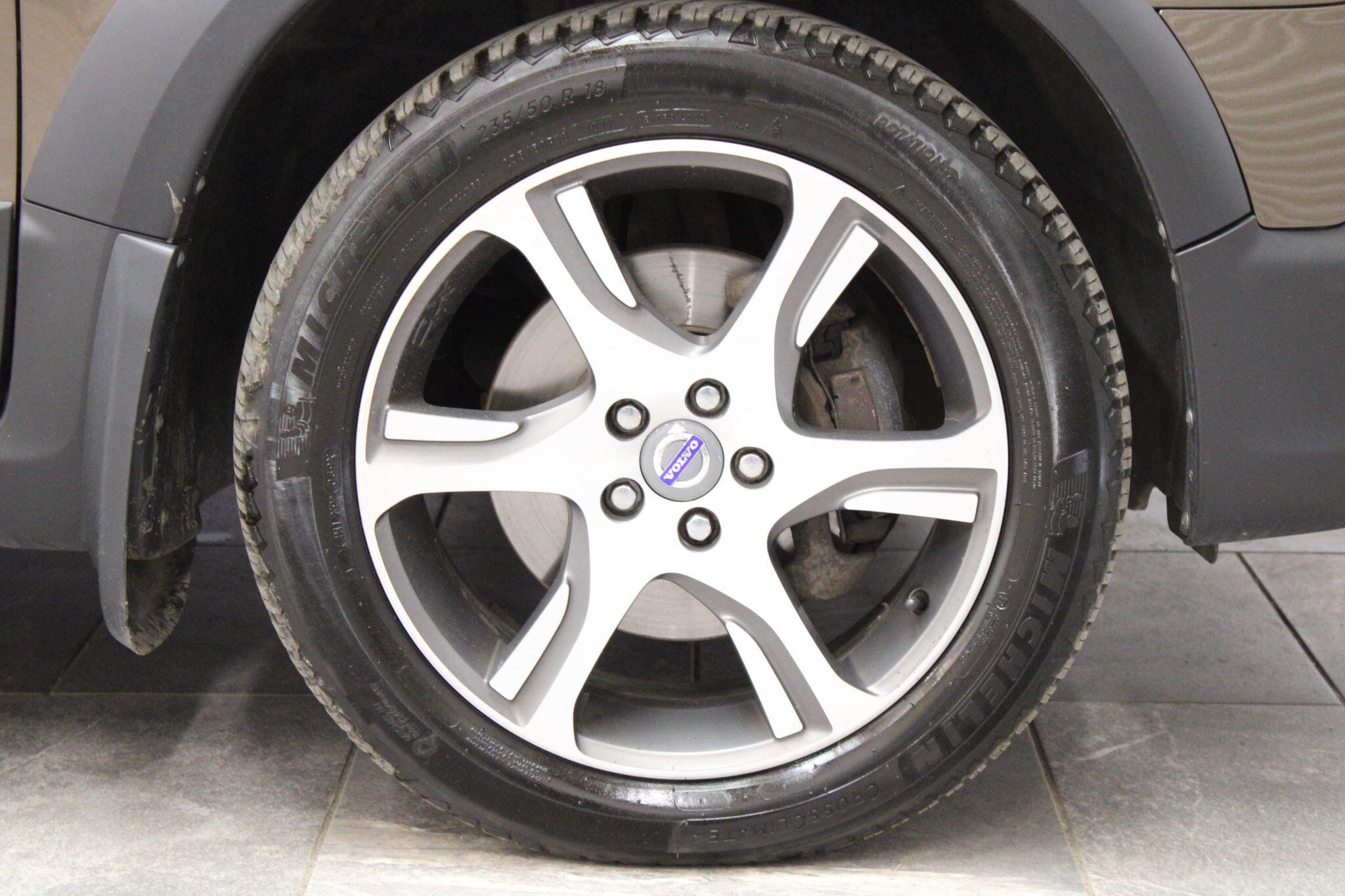 Volvo XC70 - Image 9