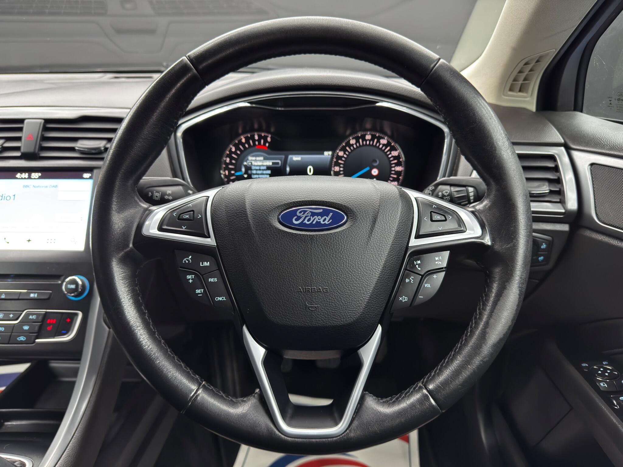 Ford Mondeo - Image 19