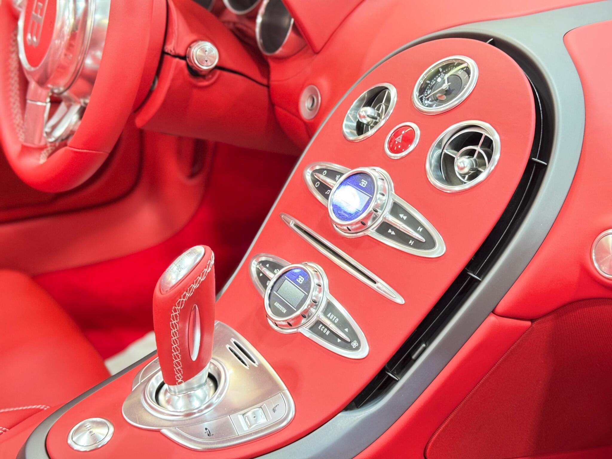 Bugatti Veyron - Image 17