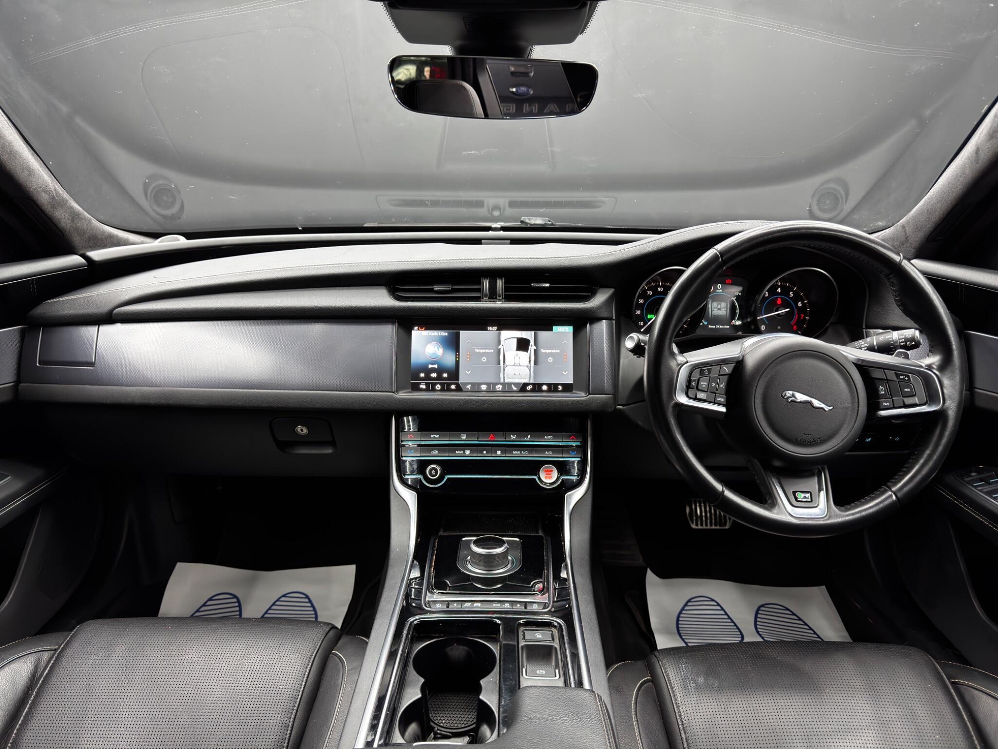 Jaguar XF - Image 10
