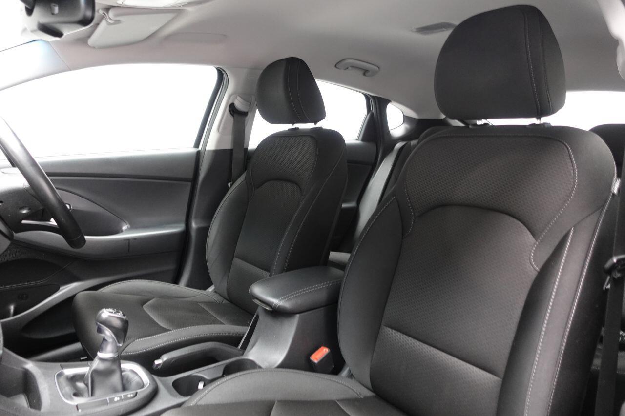 Hyundai i30 - Image 17