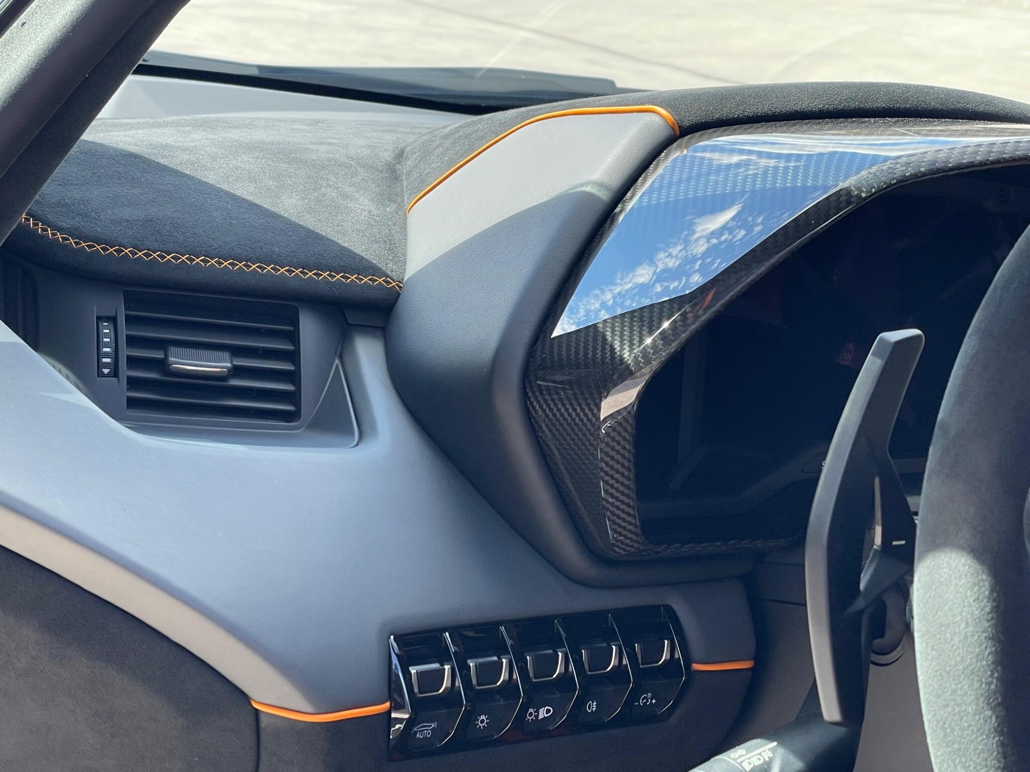 Lamborghini Aventador - Image 19