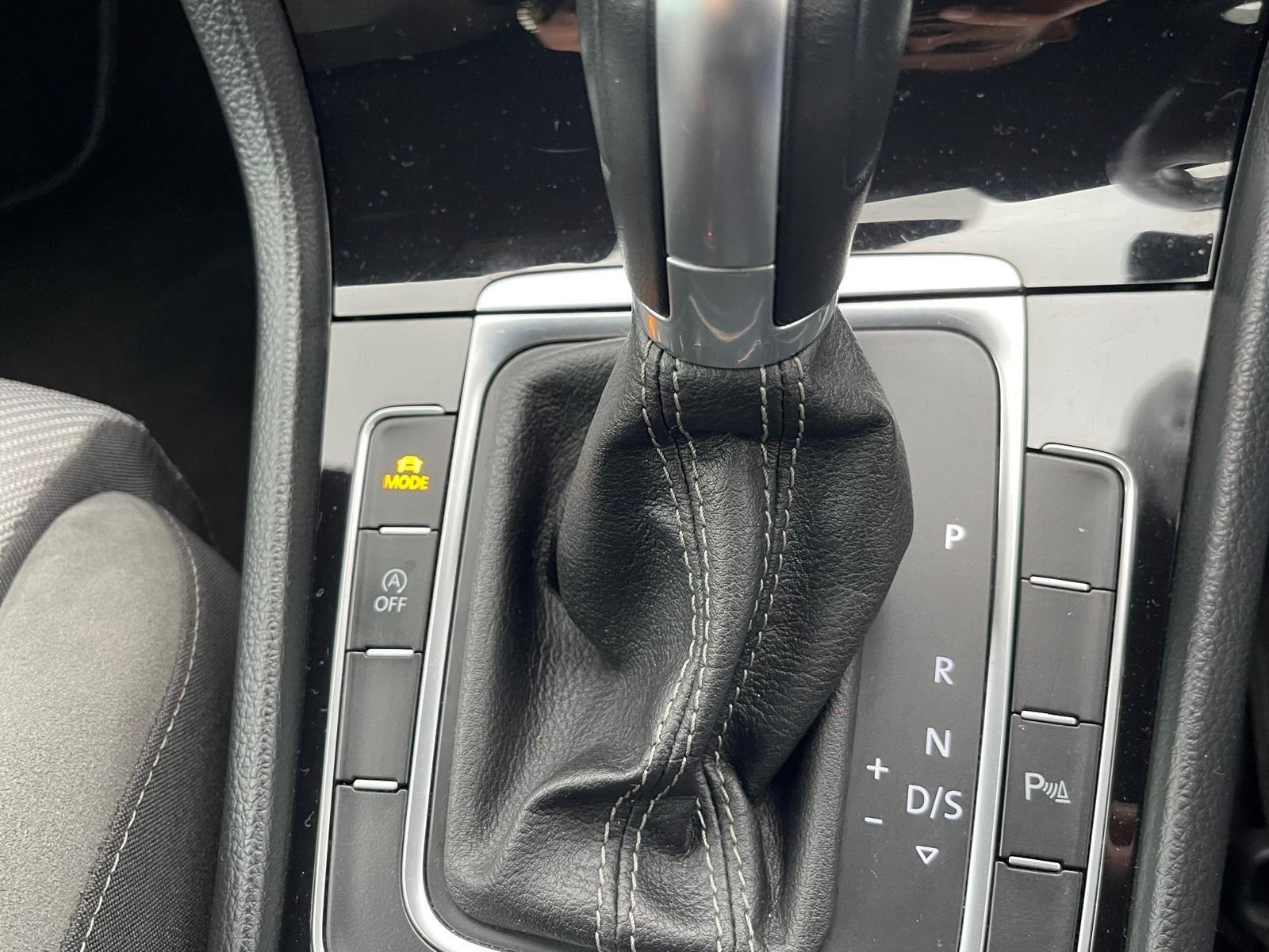 Volkswagen Golf - Image 18