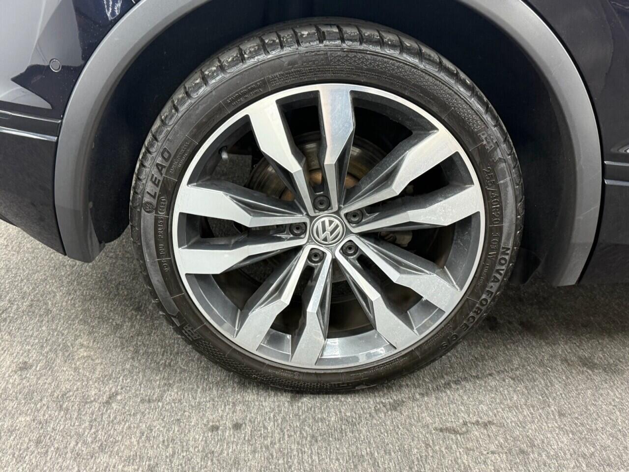 Volkswagen Tiguan - Image 15
