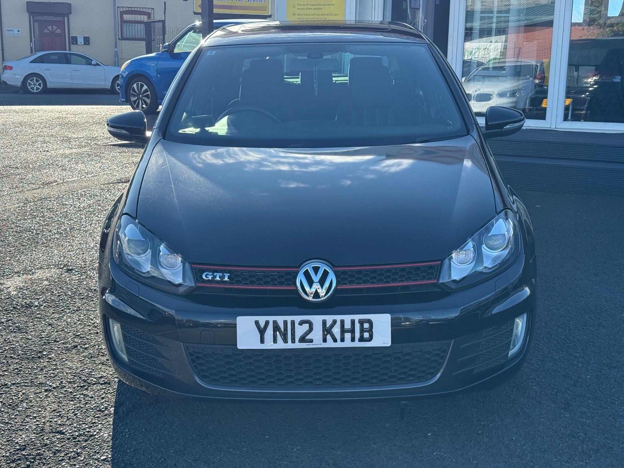 Volkswagen Golf - Image 9