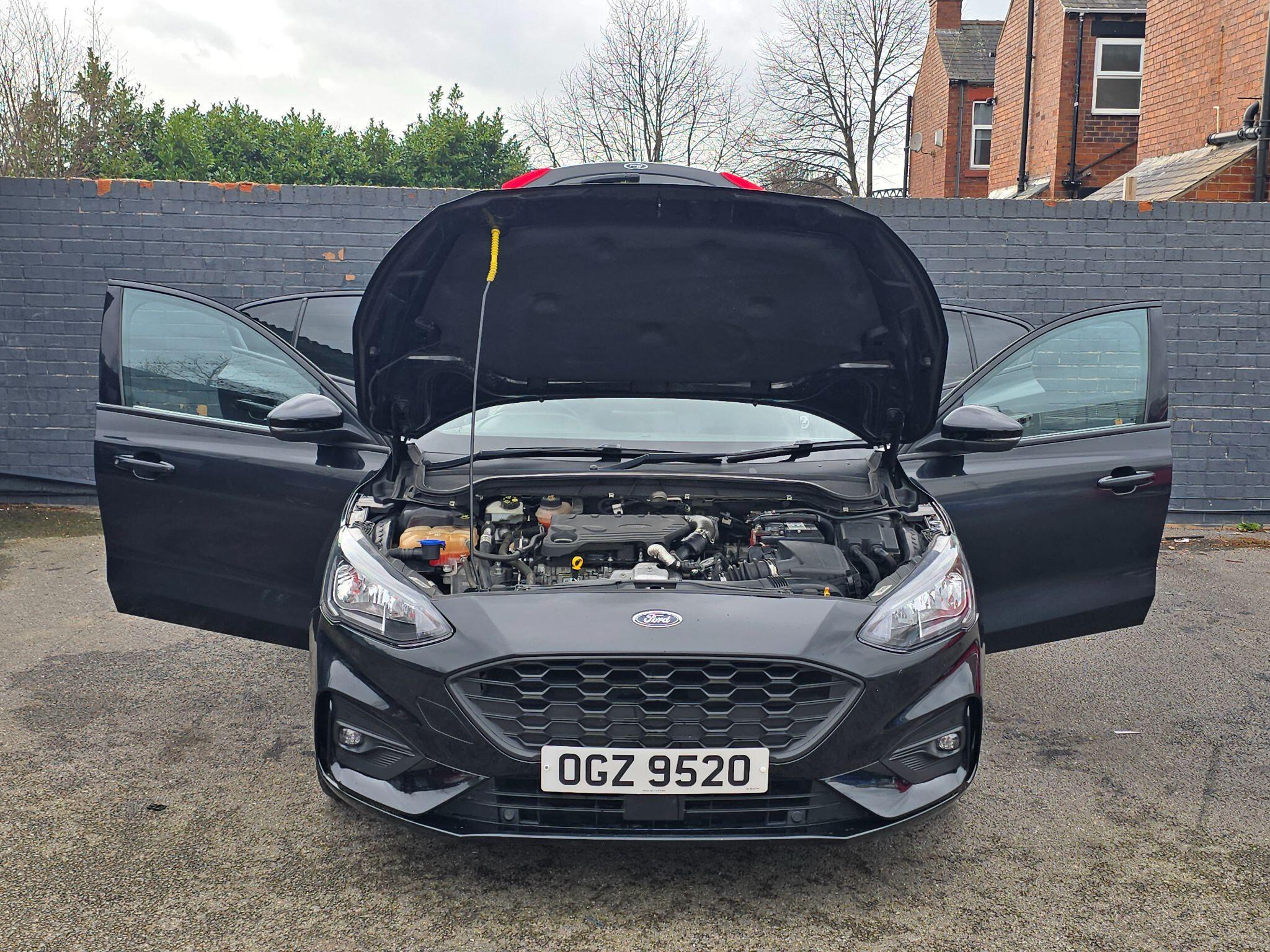 Ford Focus - Image 14