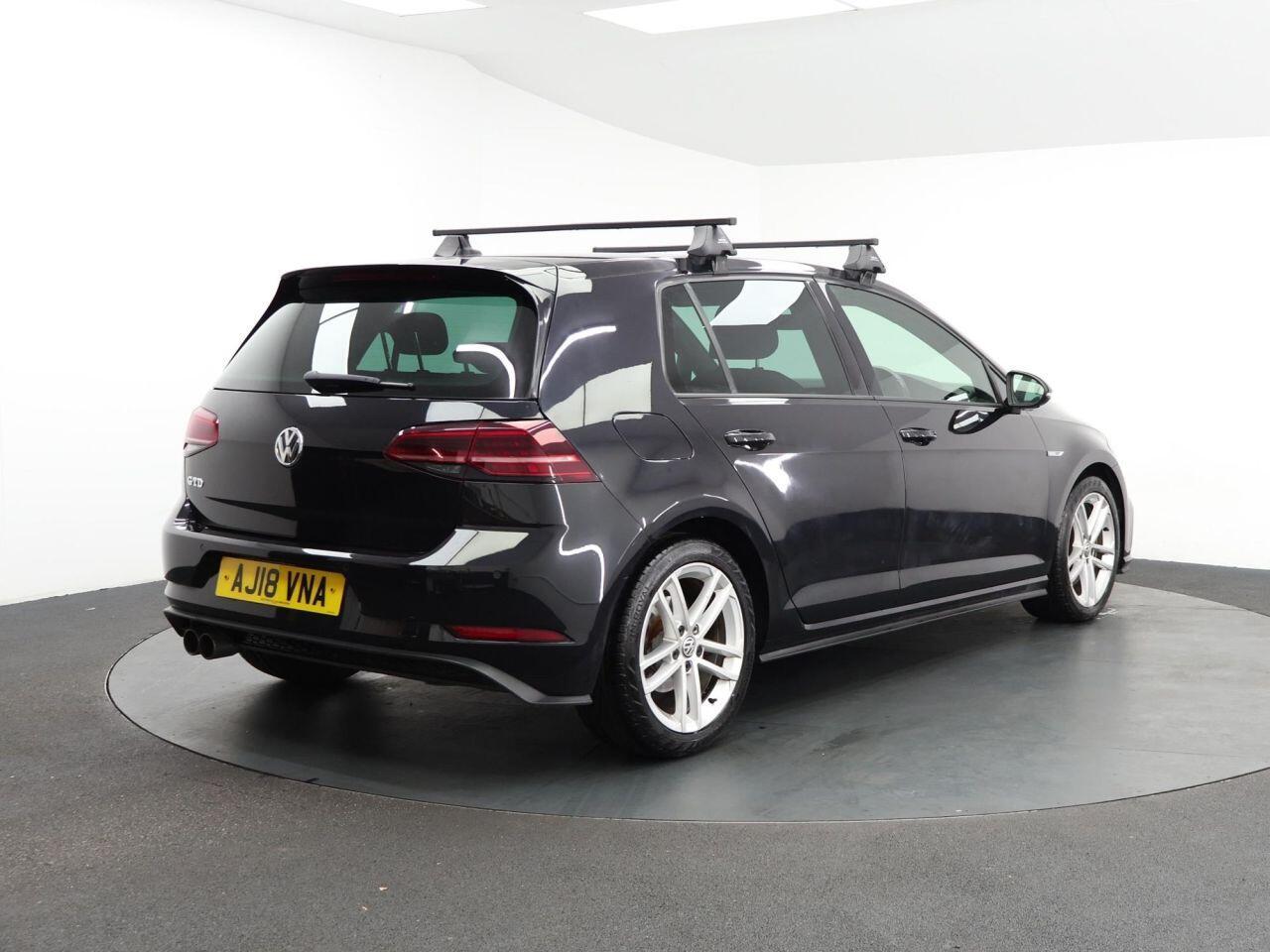 Volkswagen Golf - Image 11