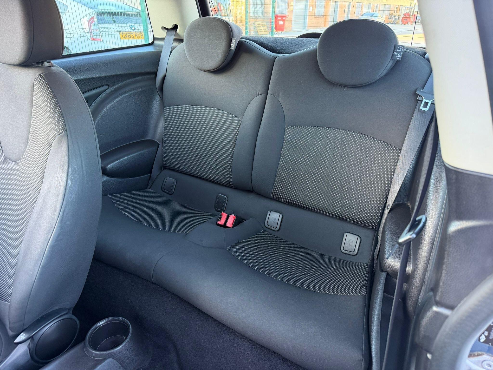 MINI Hatch - Image 12
