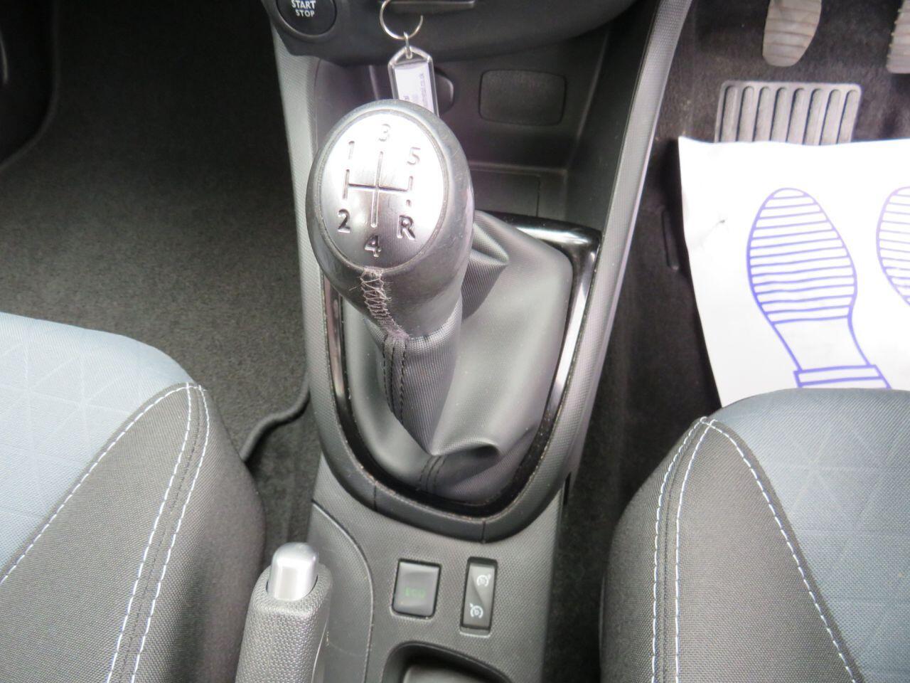 Renault Clio - Image 14