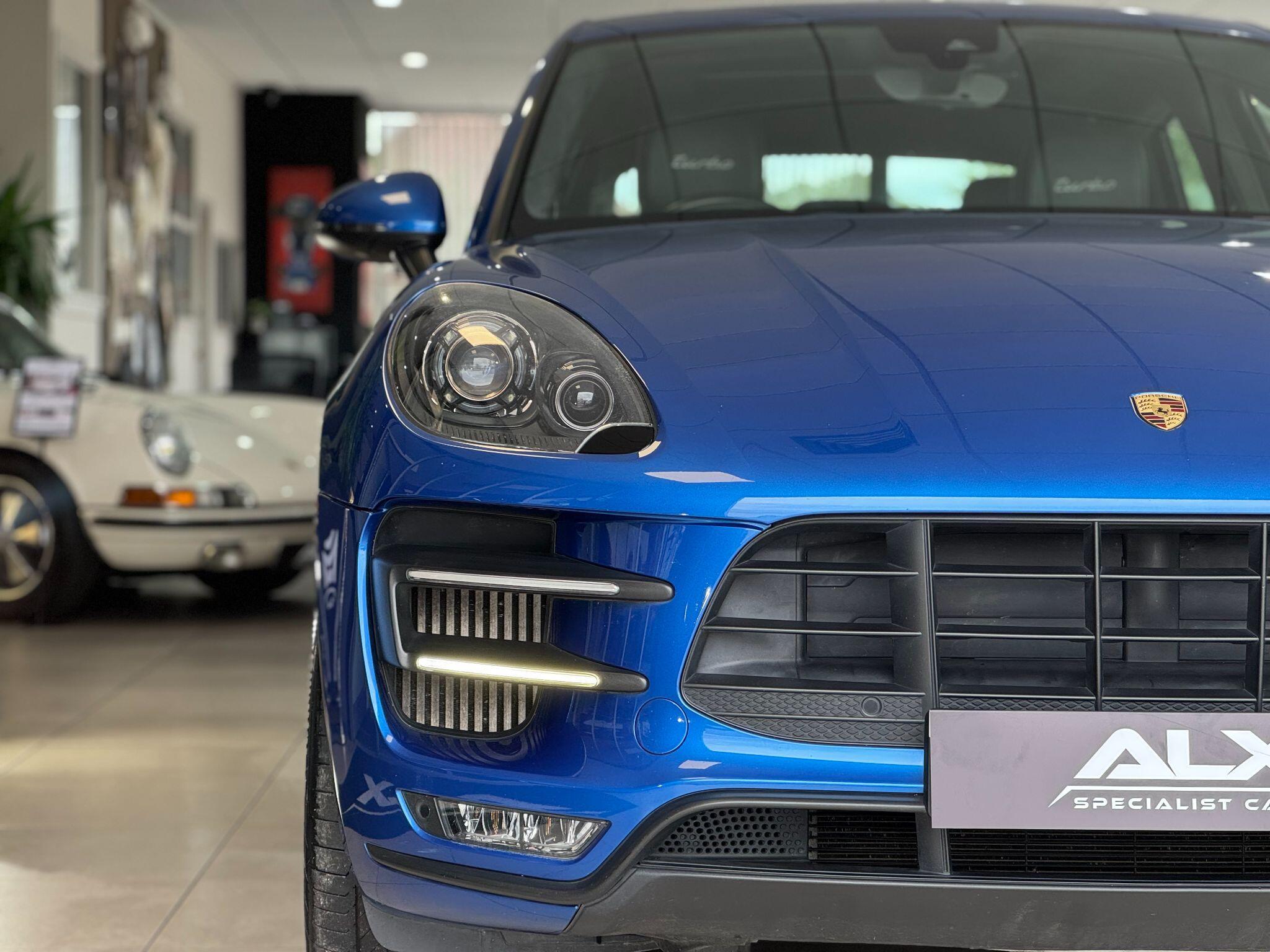 Porsche Macan - Image 4
