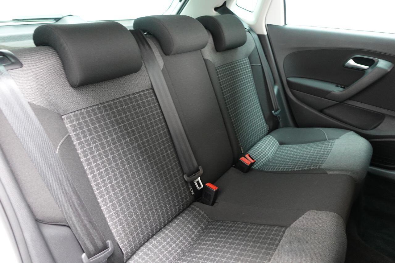 Volkswagen Polo - Image 18