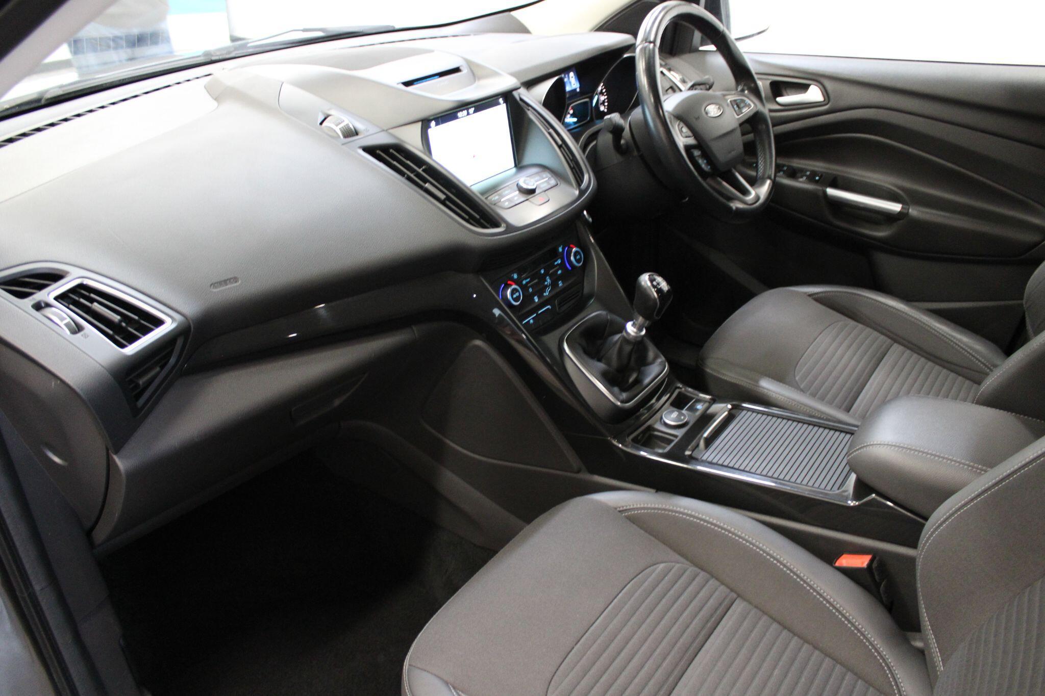 Ford Kuga - Image 2