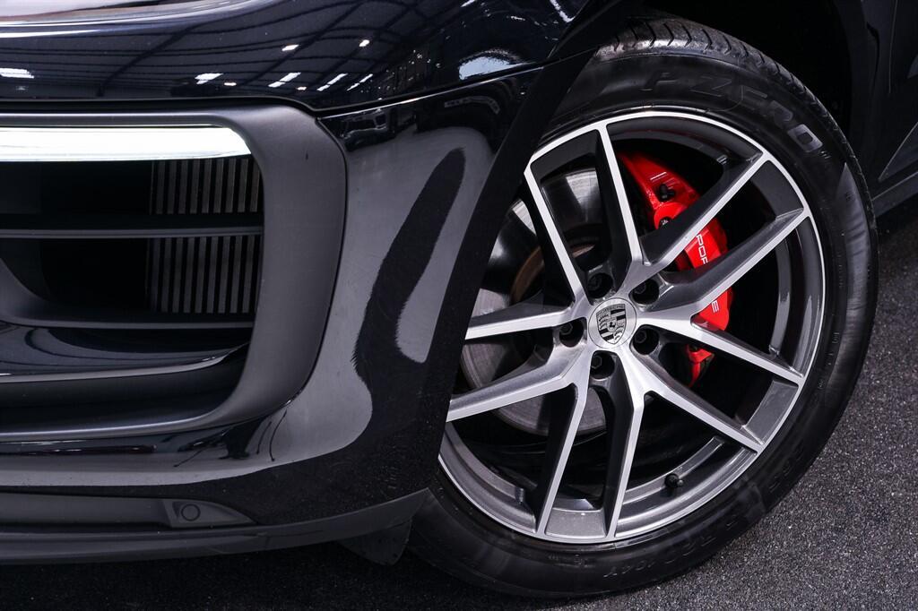 Porsche Macan - Image 33
