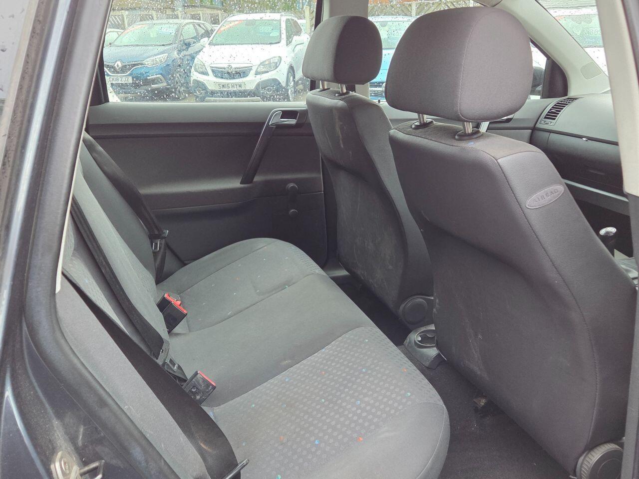 Volkswagen Polo - Image 14