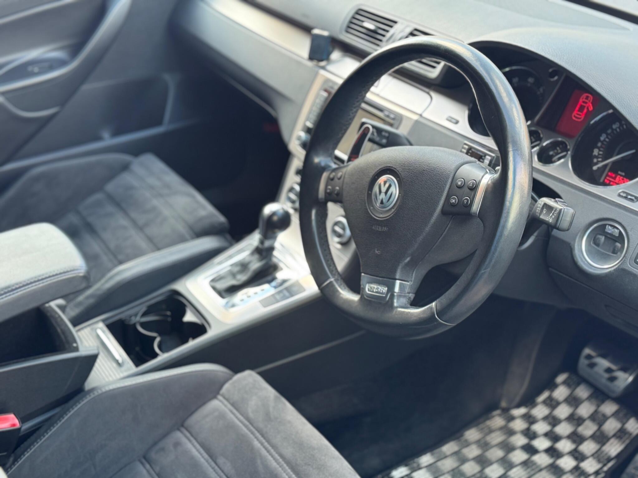 Volkswagen Passat - Image 16