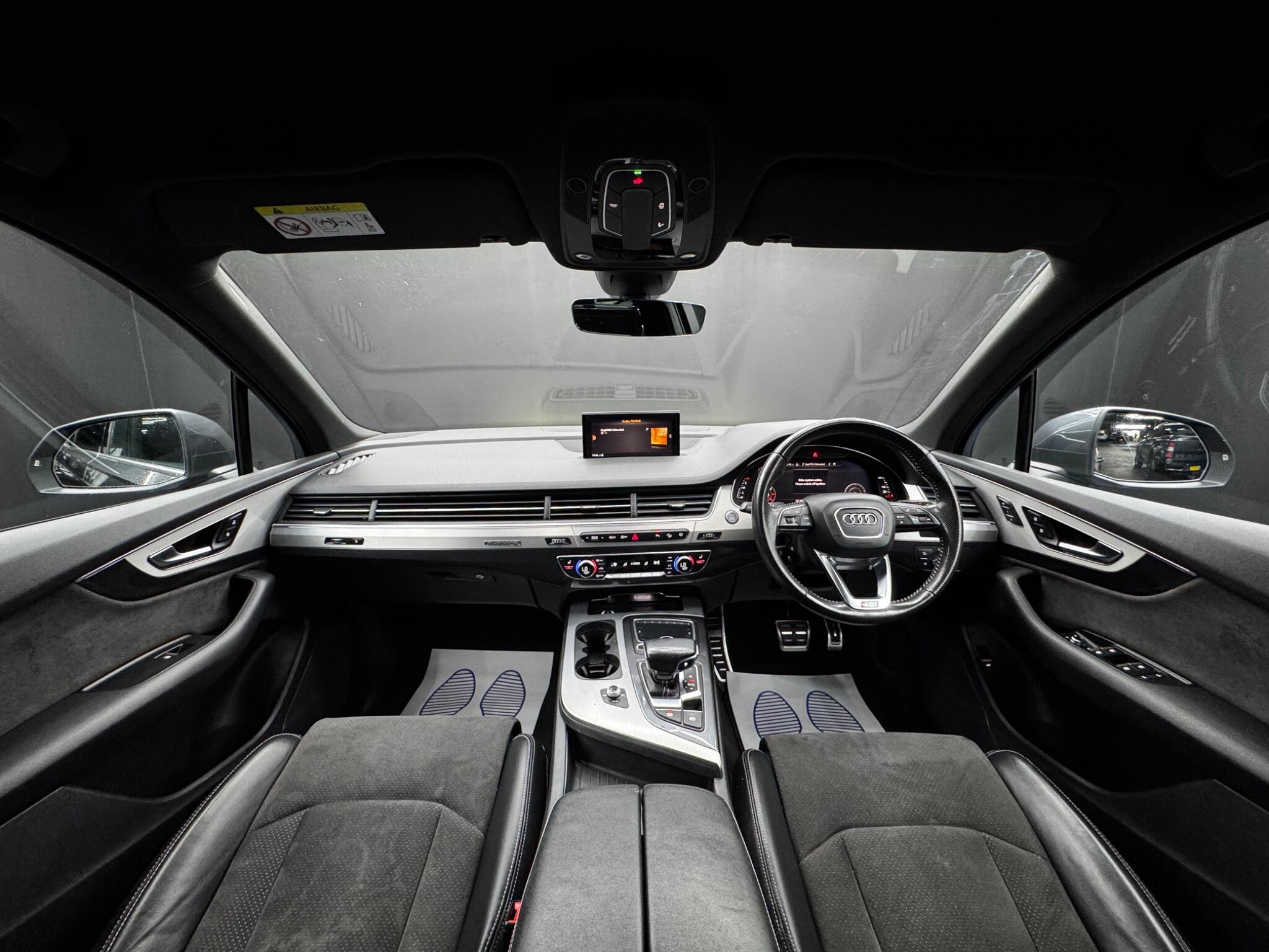 Audi Q7 - Image 18