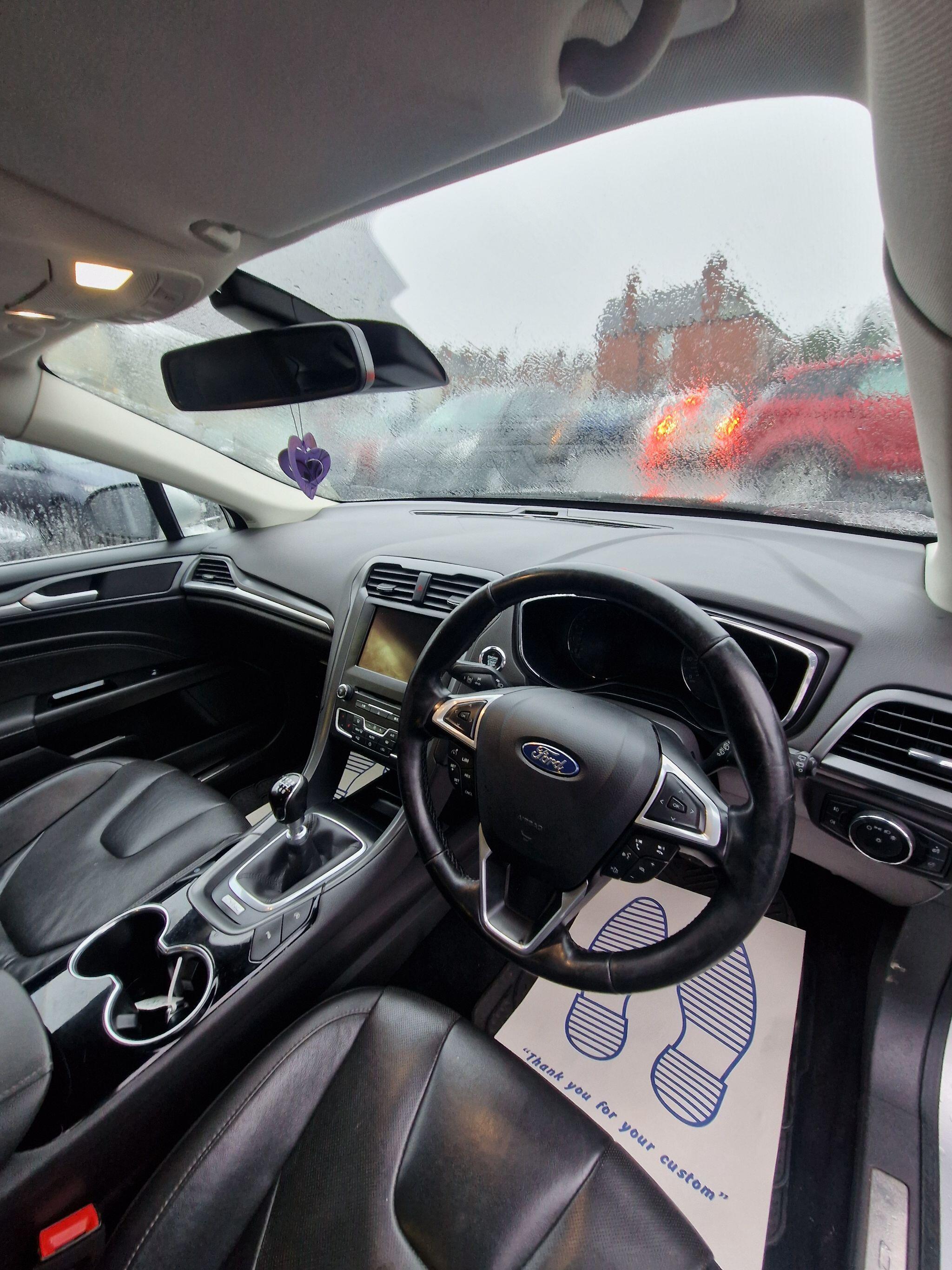 Ford Mondeo - Image 23