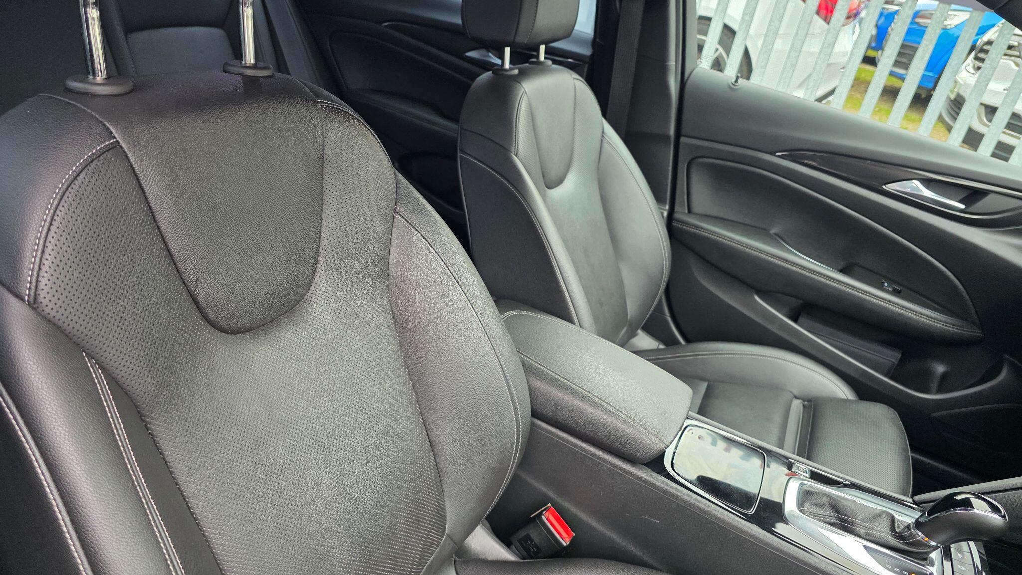 Vauxhall Insignia - Image 28