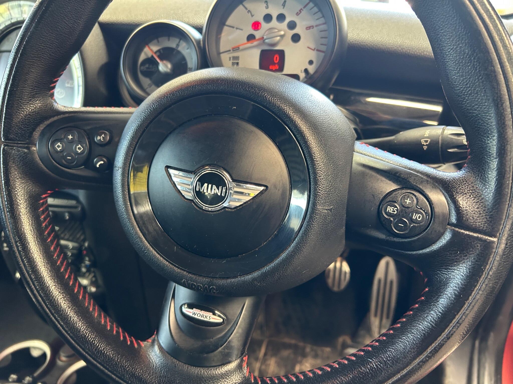 MINI Convertible - Image 10