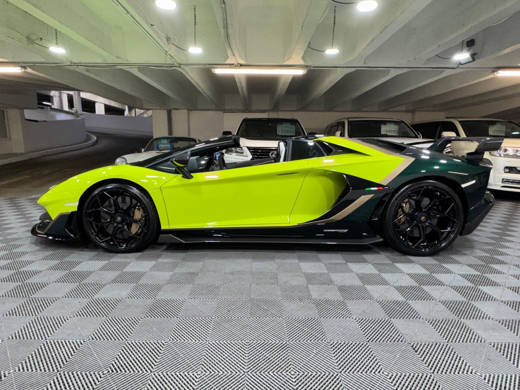 Lamborghini Aventador - Image 12