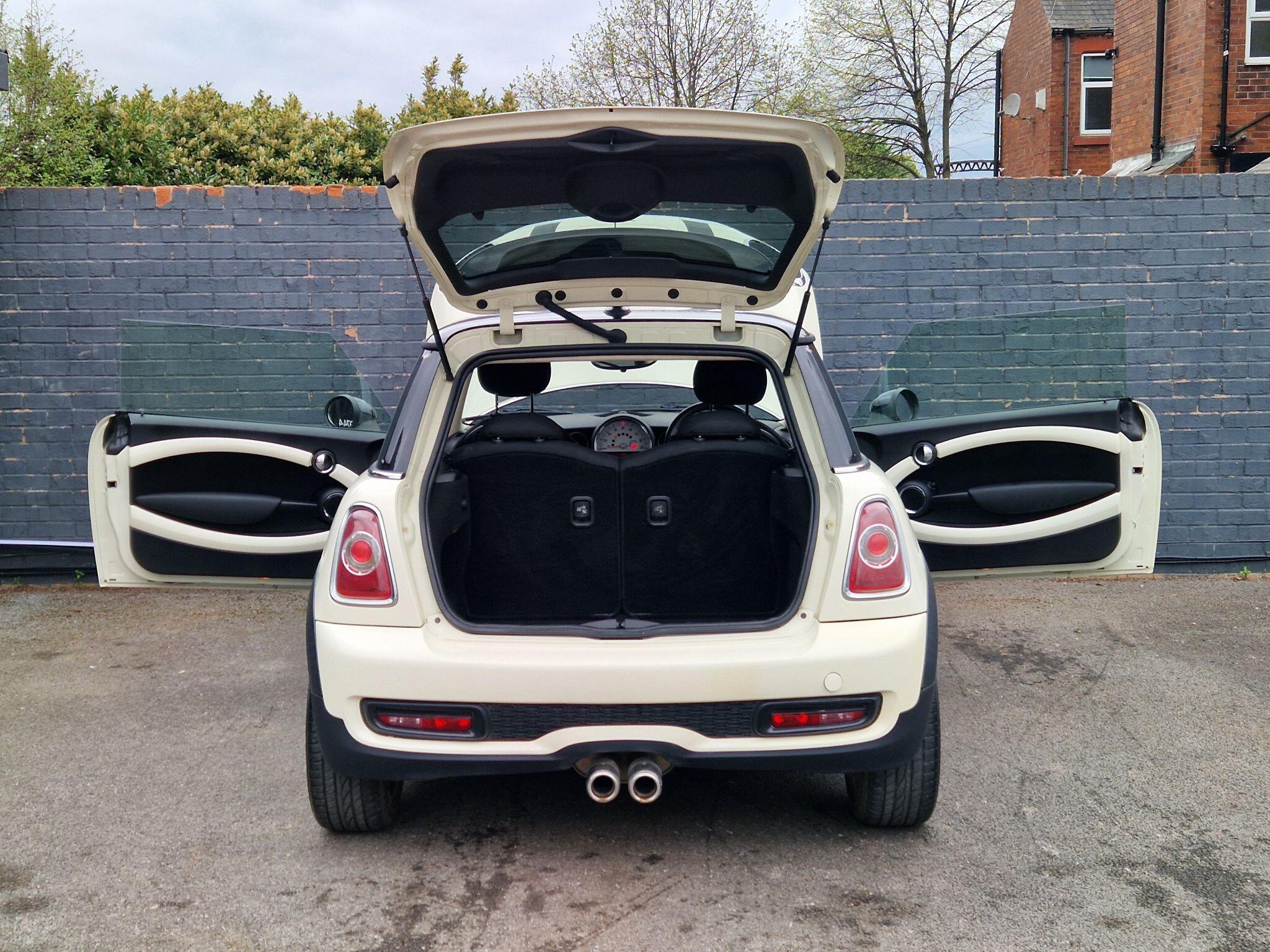 MINI Hatch - Image 21