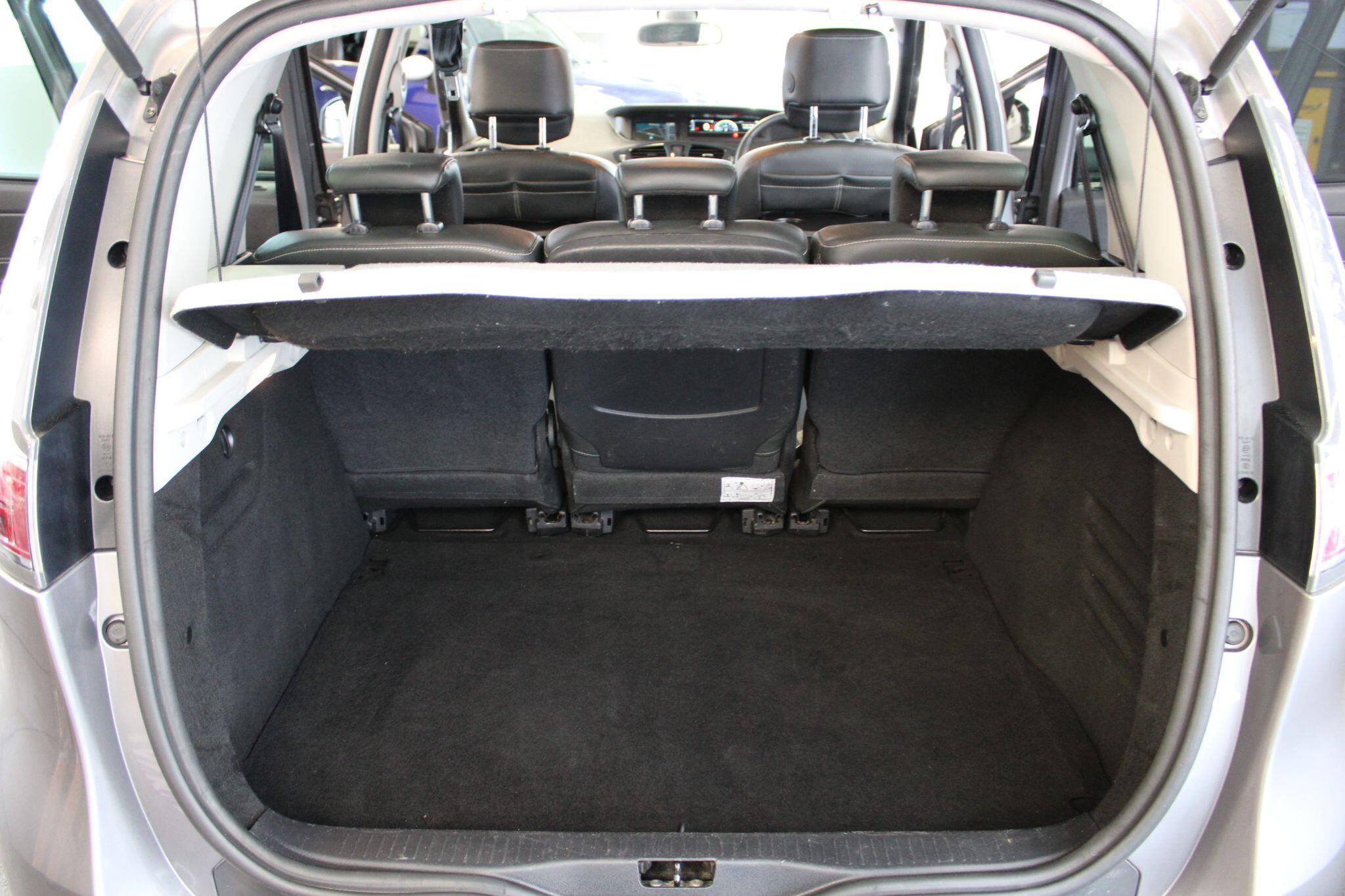 Renault Scenic - Image 18